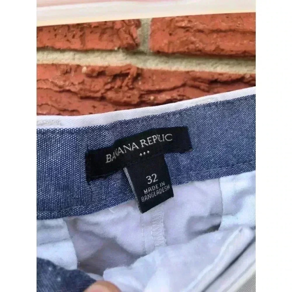 Men's Banana Republic Shorts, Gray, Size 32 - Picture 2 of 2